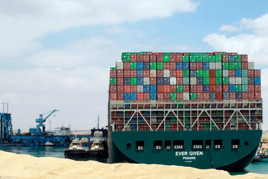 Suez, disincagliata la nave Ever Given