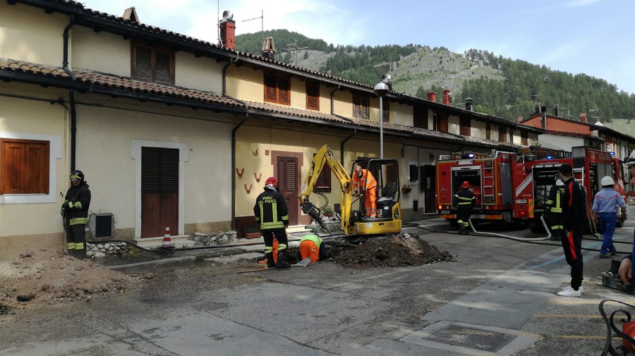 Pescasseroli, esplosione di una linea gas durante operazioni di scavo