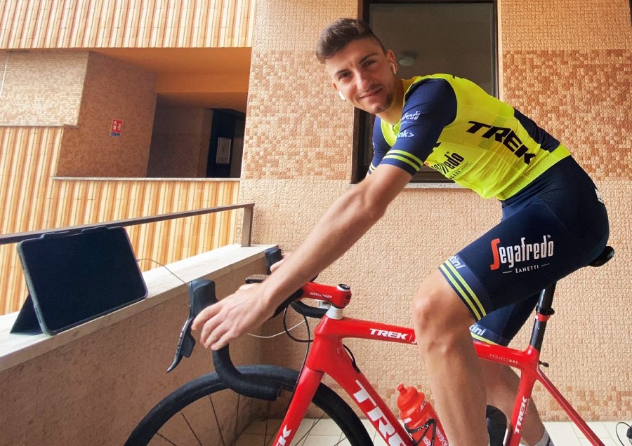 Ciccone scala l'Everest sui rulli in 11 ore
